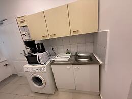 Cozy 1BR Apt Budget Stay Westbahnhof