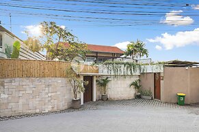 Ombak Villa by Kozystay - Canggu