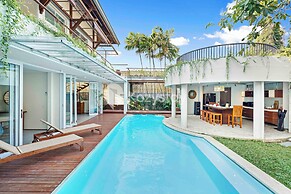Ombak Villa by Kozystay - Canggu