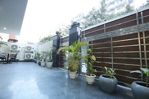 CORPORATE STAYS - GOLF COURSE ROAD