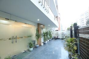CORPORATE STAYS - GOLF COURSE ROAD