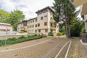 Imperial Apartments - Flora