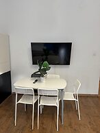 Smart 2BR Apt 10 Min from Westbahnhof