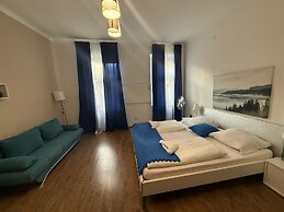 Smart 2BR Apt 10 Min from Westbahnhof