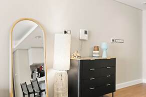 Snug Studio in Dubai Mall Steps From Burj Khalifa