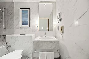 Snug Studio in Dubai Mall Steps From Burj Khalifa