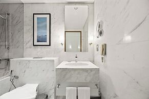 Snug Studio in Dubai Mall Steps From Burj Khalifa