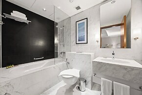 Snug Studio in Dubai Mall Steps From Burj Khalifa