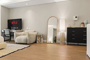 Snug Studio in Dubai Mall Steps From Burj Khalifa