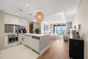Snug Studio in Dubai Mall Steps From Burj Khalifa