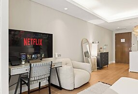 Snug Studio in Dubai Mall Steps From Burj Khalifa