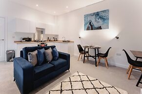 Prescott Court by Guestz