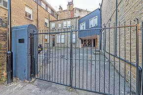 Prescott Court by Guestz