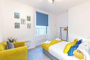 Prescott Court by Guestz