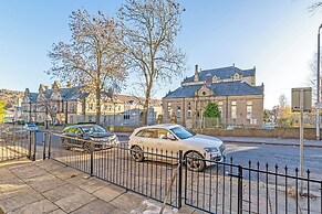 Prescott Court by Guestz