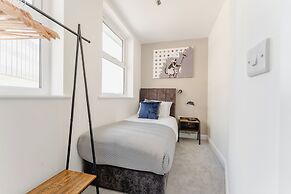 Prescott Court by Guestz