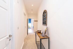 Prescott Court by Guestz