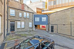 Prescott Court by Guestz