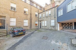 Prescott Court by Guestz