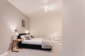 Prescott Court by Guestz