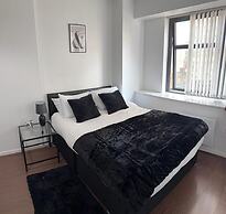 Spacious 3-br Apt in Central, Birmingham