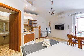 Tolentino Studio Flat by Napoliapartments