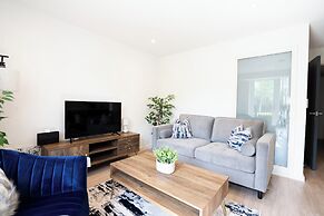Coates House by Guestz