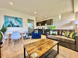 Coates House by Guestz