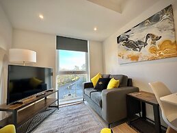 Coates House by Guestz