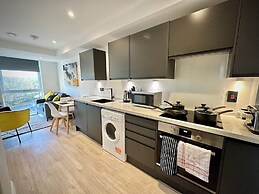 Coates House by Guestz