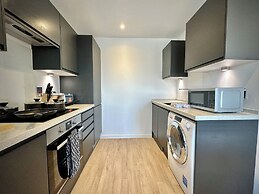 Coates House by Guestz