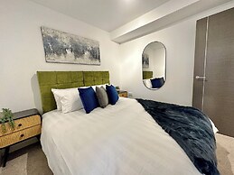 Coates House by Guestz