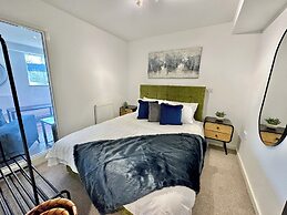 Coates House by Guestz