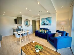 Coates House by Guestz