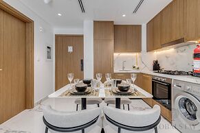 GLOBALSTAY Azizi Riviera 67