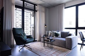 C LIVING 3 - ALMALQA
