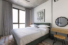 C LIVING 3 - ALMALQA