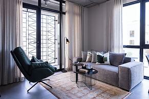 C LIVING 3 - ALMALQA