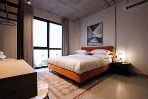 C LIVING 3 - ALMALQA
