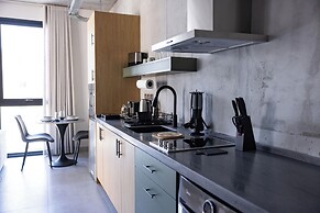 C LIVING 3 - ALMALQA