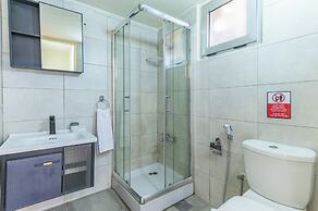 Cove - 2Br Apt W Balcony in Mar Mikhael