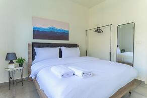 Cove - 2Br Apt W Balcony in Mar Mikhael