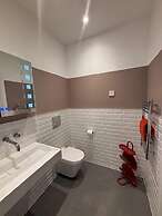 Stunning 3 Bed Apartment By Urban Roost