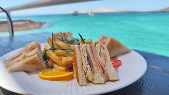 Club Hotel Cantamar Beach & Marina