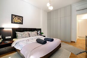Elysia  - 2-Br Apt & Balcony in Athens