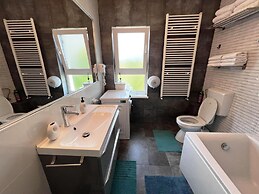 Villagrey Residence Tunari