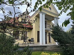 Dako Mansion