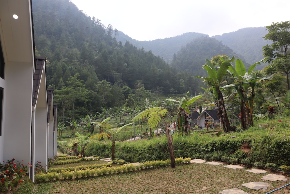 Ulya Kabin Tawangmangu