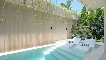Loona Palm Villas Seseh