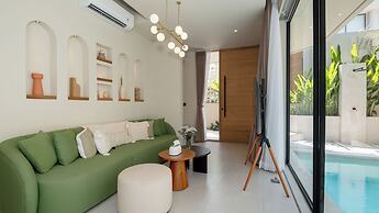 Loona Palm Villas Seseh